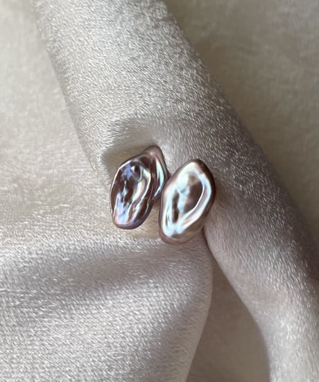 Petal  pearl  studs