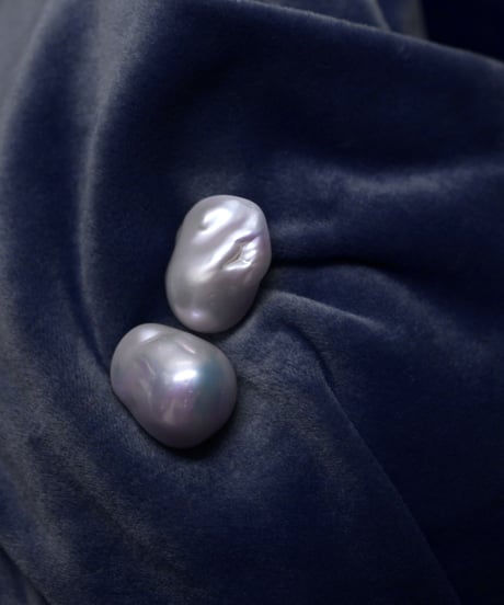 Baroque studs - white 〔 EQ423 〕