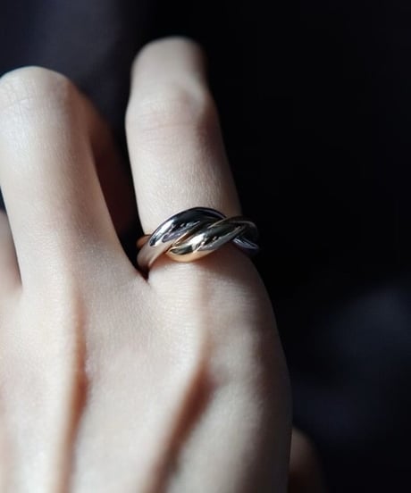 Twist ring - R002