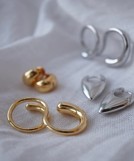 LINKY EARRINGS
