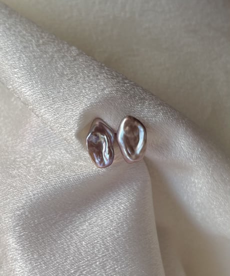 Petal  pearl  studs