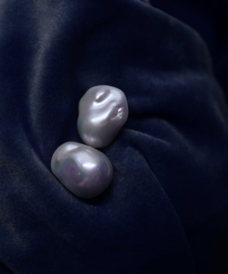Baroque studs - white 〔 EQ423 〕