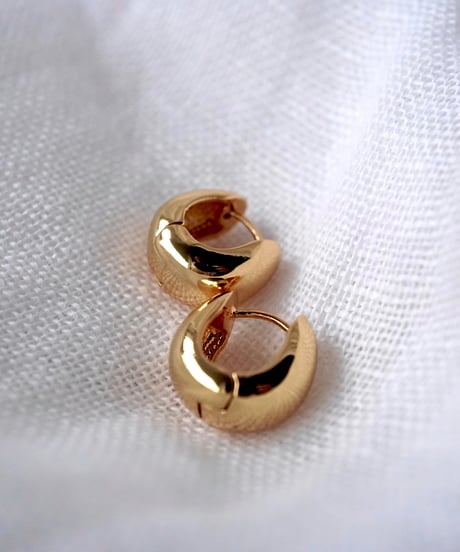 POR EARRING