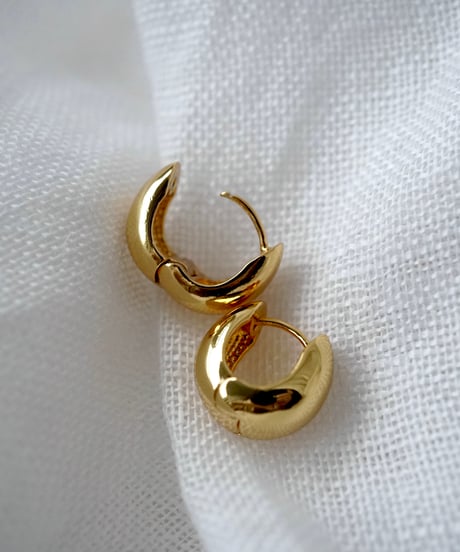 POR EARRING