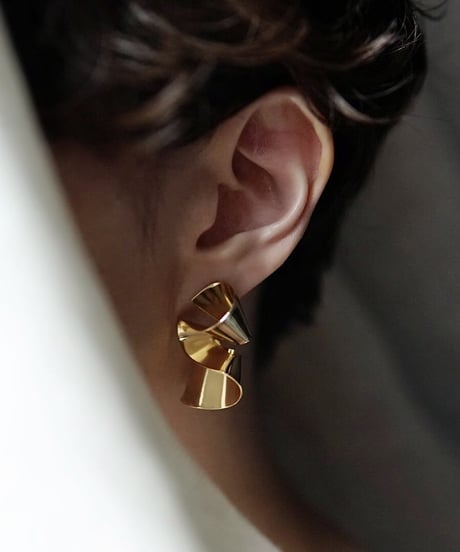 Helix earring _ gold - E003