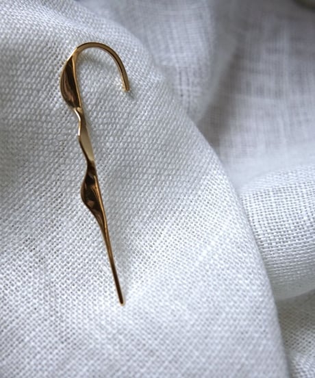 Spiral ear cuff _ gold - C003