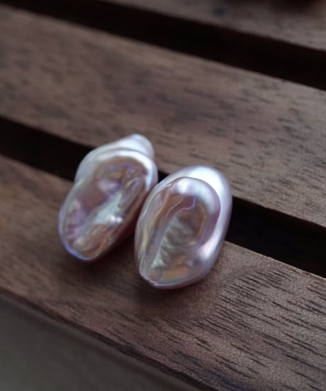 Petal  pearl  studs