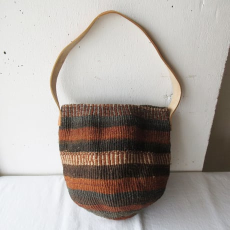 en plus/オンプリュ　バオバブバスケットS/革ワンハンドル-B（バオバブバッグ）