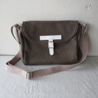 限定色　BAGWORKS / POSTMAN・MINI・MISSING PIECE / 213-ダークブラウン  バッグワークス / ポストマン・ミニ・ミッシング・ピース / ダークブラウン