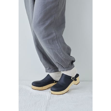 fog linen work フォグリネンワーク　リネンミドルゲージリブソックス（靴下）　エクリュ