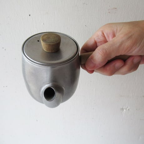 MIYACO / 宮崎製作所　ミヤコ　茶き　急須　小　ざらめ  【ステンレス急須/茶瓶/北欧/シンプル/かわいい/おしゃれ/割れない/国産/日本製/STAINLESS/燕】