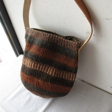 en plus/オンプリュ　バオバブバスケットS/革ワンハンドル-B（バオバブバッグ）