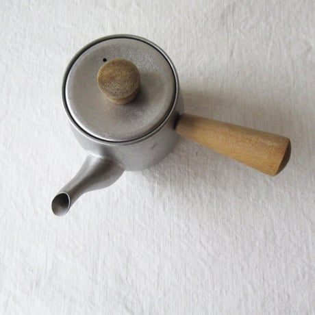 MIYACO / 宮崎製作所　ミヤコ　茶き　急須　小　ざらめ  【ステンレス急須/茶瓶/北欧/シンプル/かわいい/おしゃれ/割れない/国産/日本製/STAINLESS/燕】