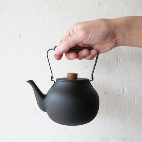 MIYACO / 宮崎製作所　ミヤコ　茶き　急須　大　くろいろ  【ステンレス急須/茶瓶/北欧/シンプル/かわいい/おしゃれ/割れない/国産/日本製/STAINLESS/燕】