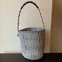 en plus/オンプリュ　ラップサイザルバスケット/SM革巻き１ハンドル　柄色：ゼブッラシカク　ブラック