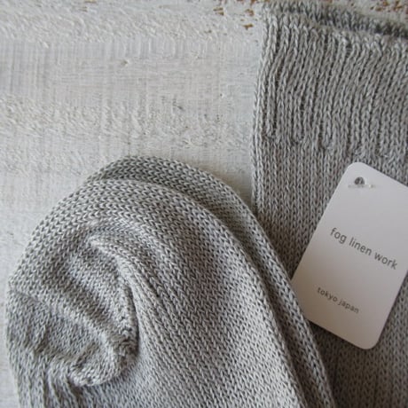 fog linen work フォグリネンワーク　リネンミドルゲージリブソックス（靴下）　グレー
