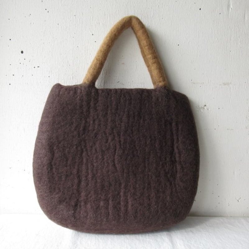 羊毛フェルトバッグ：ポルカドットフェルトバッグ 色：オレンジ