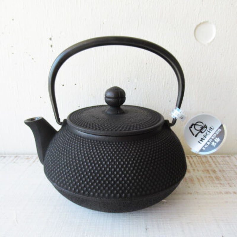 あばばばば鉄瓶　急須　岩鋳 Amazon｜岩鋳(Iwachu) 鉄瓶 黒焼付 0.65L 鉄瓶兼用急須 5型新