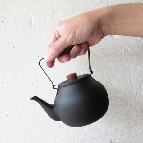 MIYACO / 宮崎製作所　ミヤコ　茶き　急須　大　くろいろ  【ステンレス急須/茶瓶/北欧/シンプル/かわいい/おしゃれ/割れない/国産/日本製/STAINLESS/燕】