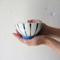 飯碗　大　ゴス鉄線文  岡田陶房 　岡田 威 / 砥部焼