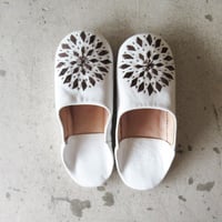 バブーシュ刺繍　３９　白×焦げ茶　  BABOUCHE made in morocco