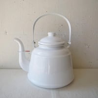 HEARTH DESIGN / RETRO HORO KETTLE 2.3L / WHITE ハース　デザイン / レトロ　ホーロー　ケトル　２．３Ｌ /ホワイト