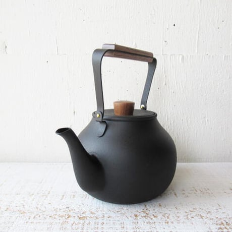 MIYACO / 宮崎製作所　ミヤコ　茶き　急須　大　くろいろ  【ステンレス急須/茶瓶/北欧/シンプル/かわいい/おしゃれ/割れない/国産/日本製/STAINLESS/燕】