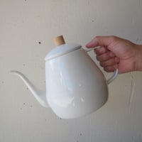 HEARTH DESIGN / HORO DRIP KETTLE 1.8L / WHITE ハース　デザイン / ホーロー　ドリップ　ケトル　１．８Ｌ / ホワイト　つやあり