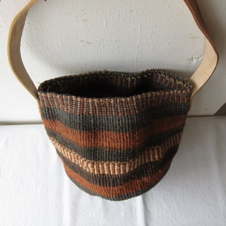 en plus/オンプリュ　バオバブバスケットS/革ワンハンドル-B（バオバブバッグ）