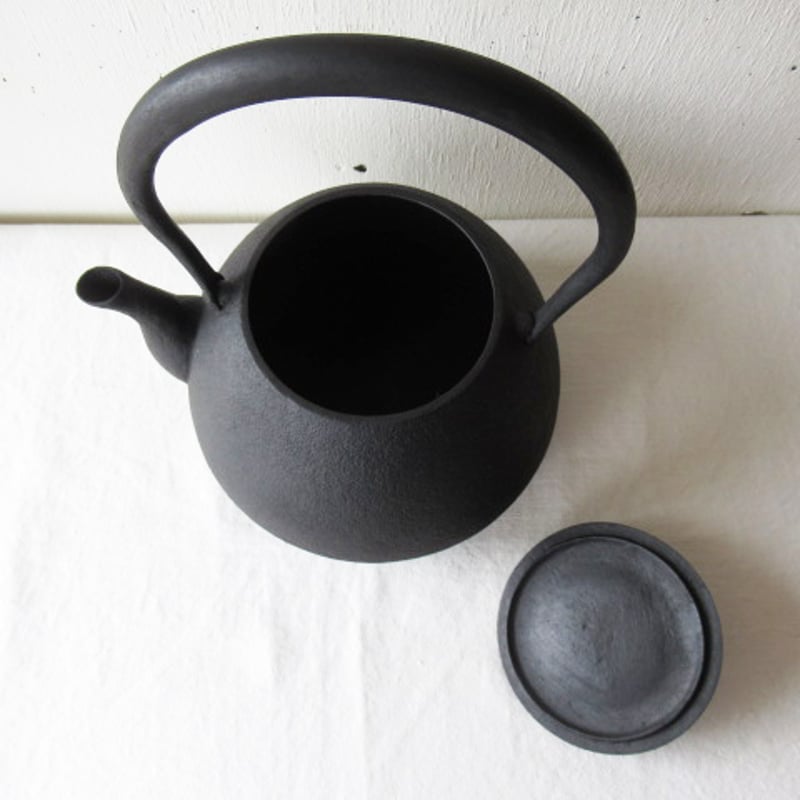 南部鉄器　鉄瓶　秋の実肌 南部鉄器 鉄瓶 / 南部鉄瓶 / 釜定 / 秋の実肌 [ やかん 日本製