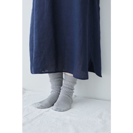 fog linen work フォグリネンワーク　リネンミドルゲージリブソックス（靴下）　グレー