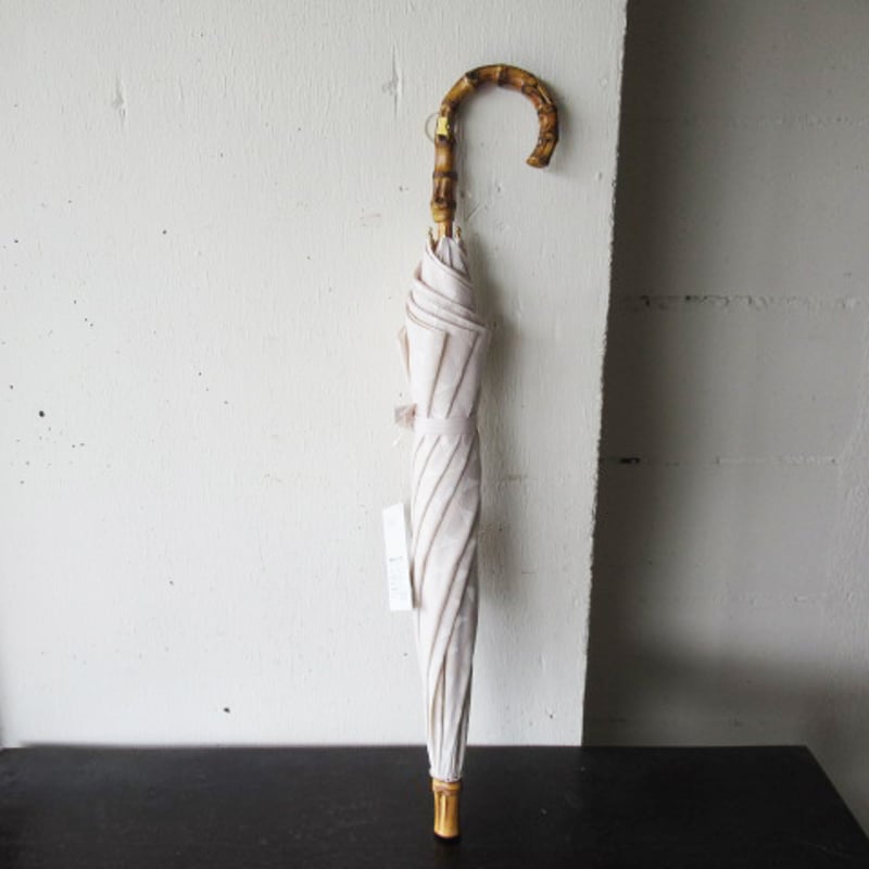 幾何学模様の刺繍生地で作った 晴雨兼用日傘 色：ベージュ（日傘