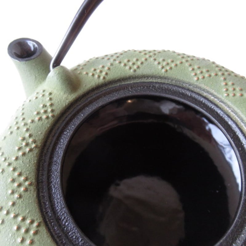 岩鋳/ 鉄急須 5型格子アラレ 色：若草 | AKI interior space