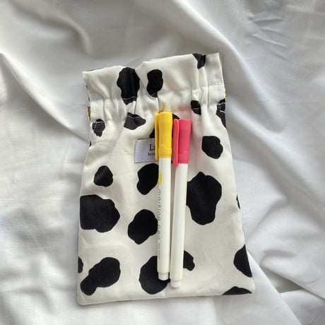 Pacchin pouch /牛柄　L