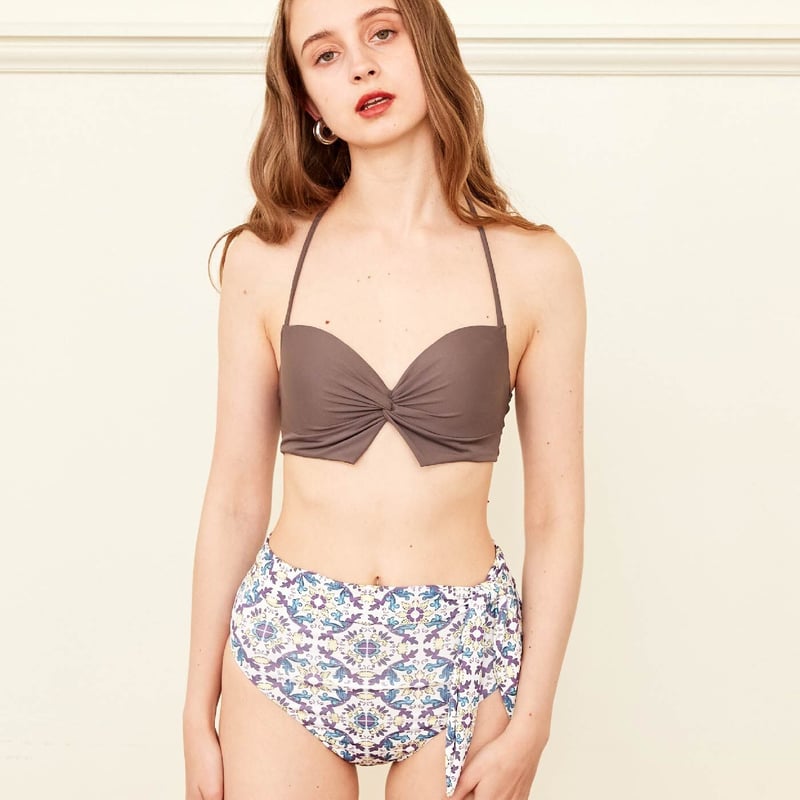 ITEM | Lina la mer.