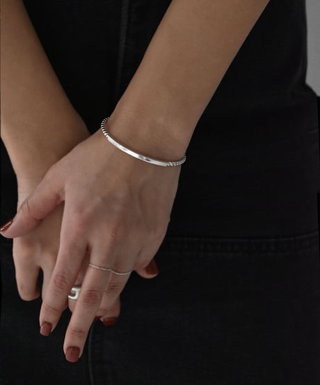 brace-a02042　SV925 Slim Twist Plate Bangle