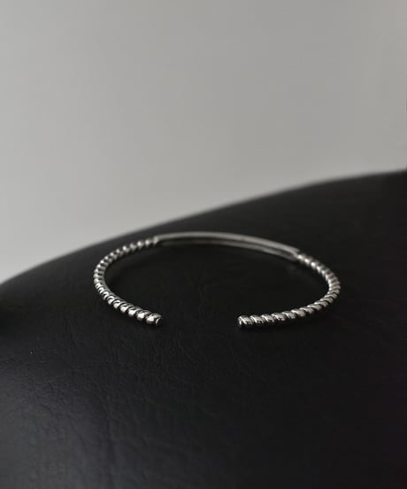brace-a02042　SV925 Slim Twist Plate Bangle