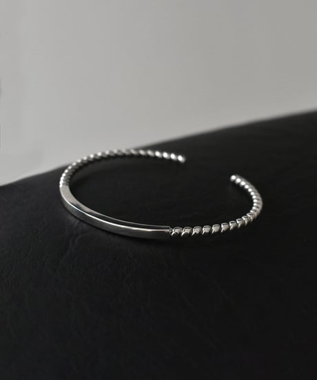 brace-a02042　SV925 Slim Twist Plate Bangle