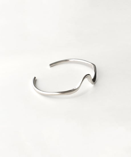 brace-a02039　SV925 Wavy Bangle
