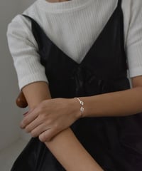 brace-a02001　SV925 Double Knot Bangle