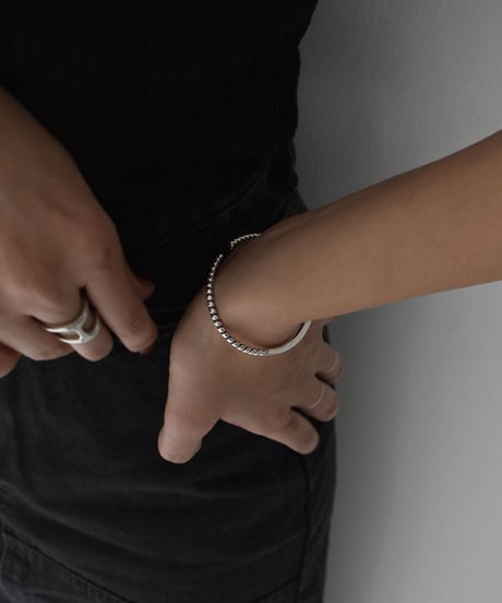 brace-a02042　SV925 Slim Twist Plate Bangle