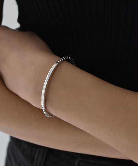 brace-a02042　SV925 Slim Twist Plate Bangle