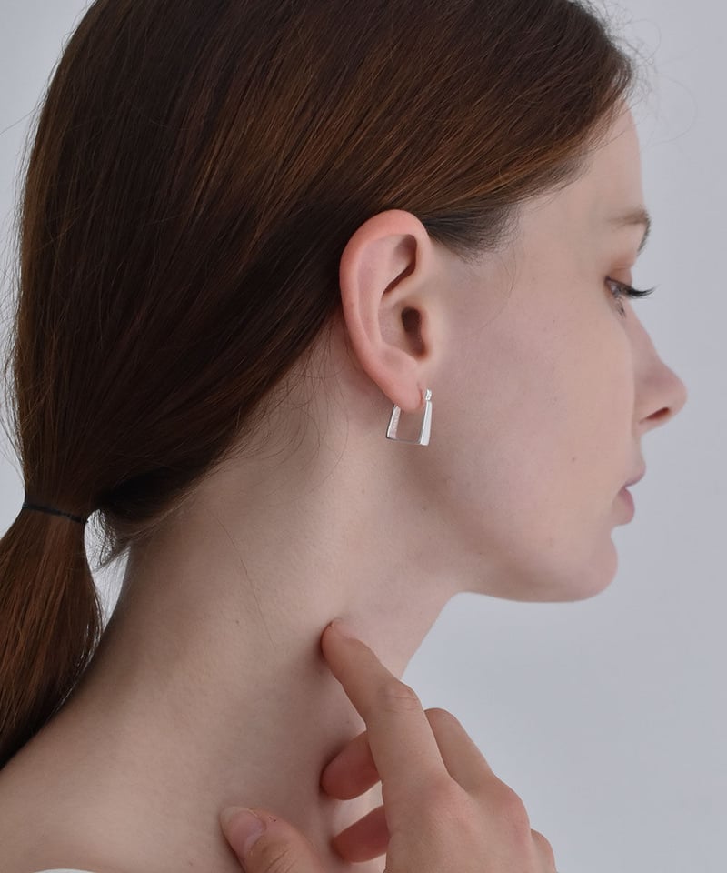 pierce-a02136 SV925 Square Hoop Pierce | a n c e