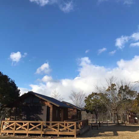 （１０）⼿持ちキャンプサイト(駐⾞券1台分付き)【Acoustic Lounge THE CAMP 2026】in 京都　ハピろー！の森