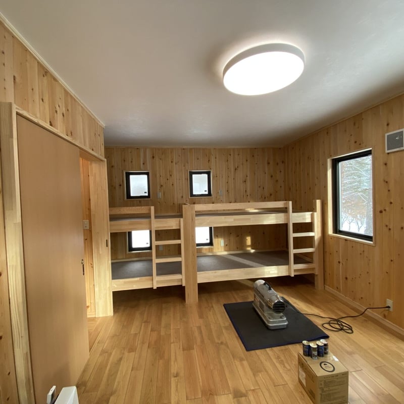 新型トイレ、キッチン、テーブル売ります