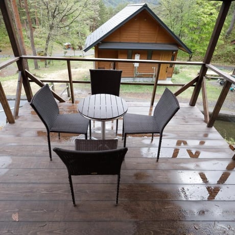 （１８）ケビン6⼈⽤（トイレ、シャワー、キッチン、ウッドテラス付き） (駐⾞券1台分付き)【Acoustic Lounge THE CAMP 2026】 in 長野 こだまの森