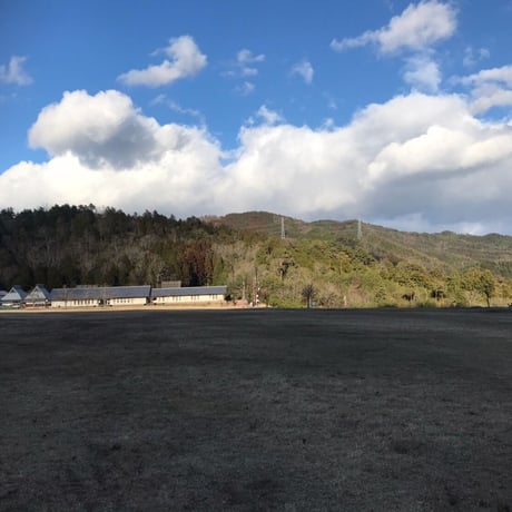 （９）オートキャンプフリーサイト(駐⾞券1台分付き) 【Acoustic Lounge THE CAMP 2026】in 京都　ハピろー！の森