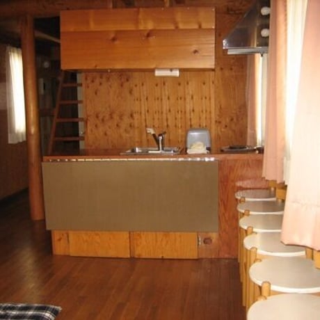 （２２）カントリーハウスドミトリー2~4⼈⽤(キッチン付き/シャワー、トイレ共同利⽤) (駐⾞券1台分付き)【Acoustic Lounge THE CAMP 2026】 in 長野 こだまの森