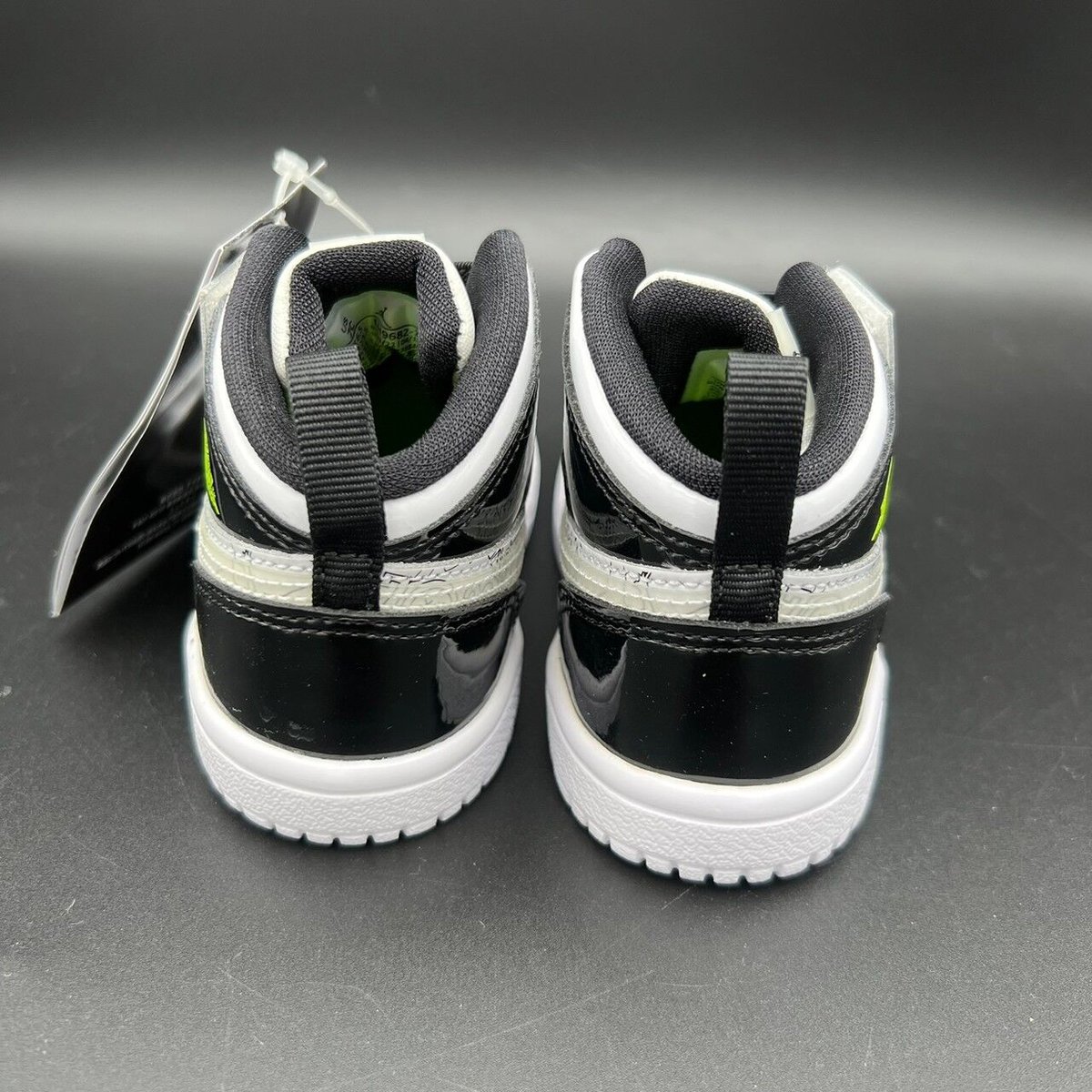 JORDAN 1 MID ALT SE (TD) パターカバーサイズ | 32PARADOX JORDAN 1 MID ALT SE (TD) パターカバーサイズ | 32PARADOX