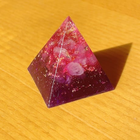 オルゴナイトピラミッド『紫桜(しおう)』(4㎝)